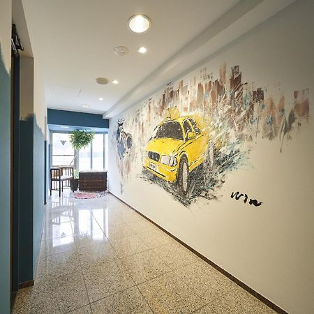 Hotel Toms Tokio Buitenkant foto