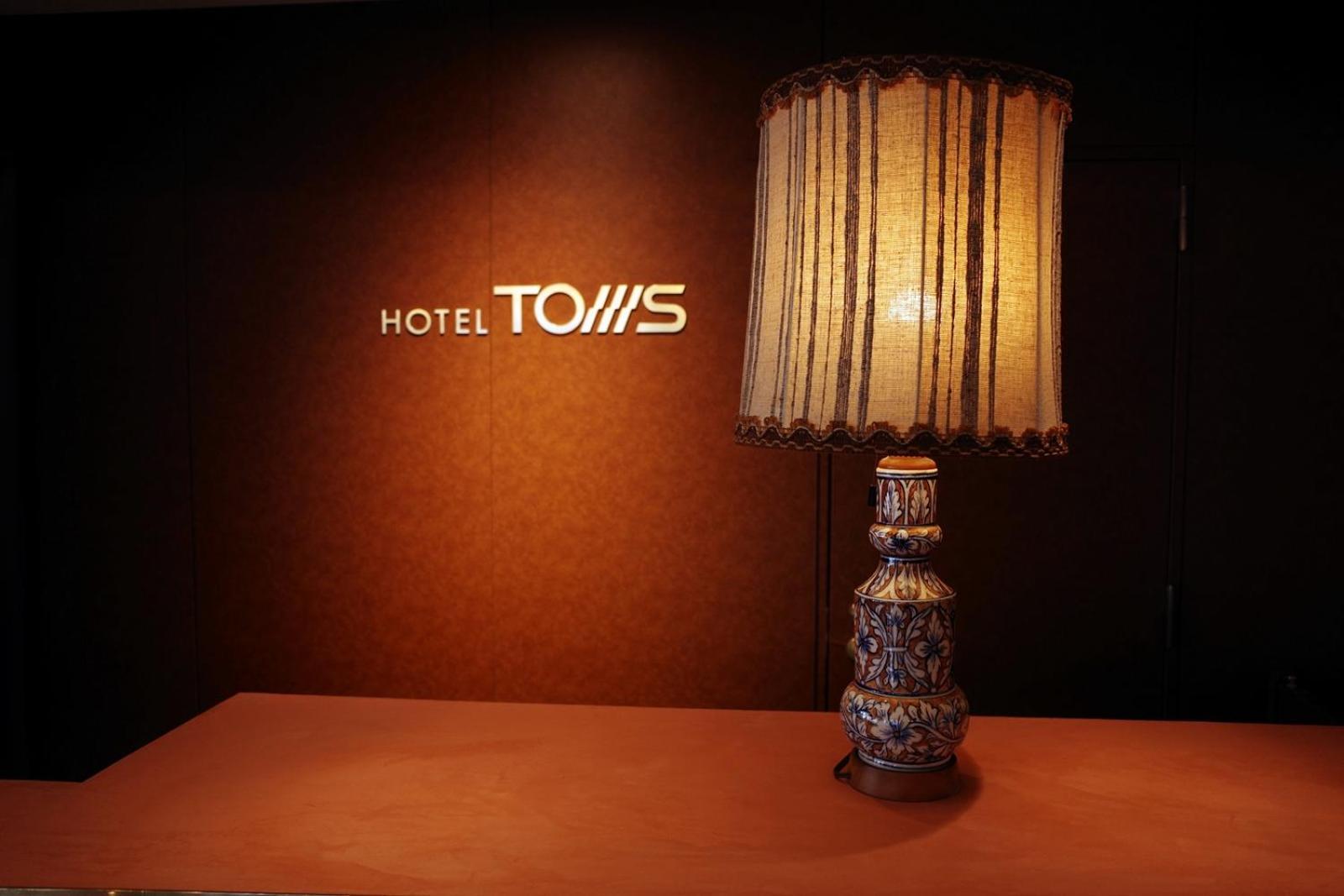 Hotel Toms Tokio Buitenkant foto