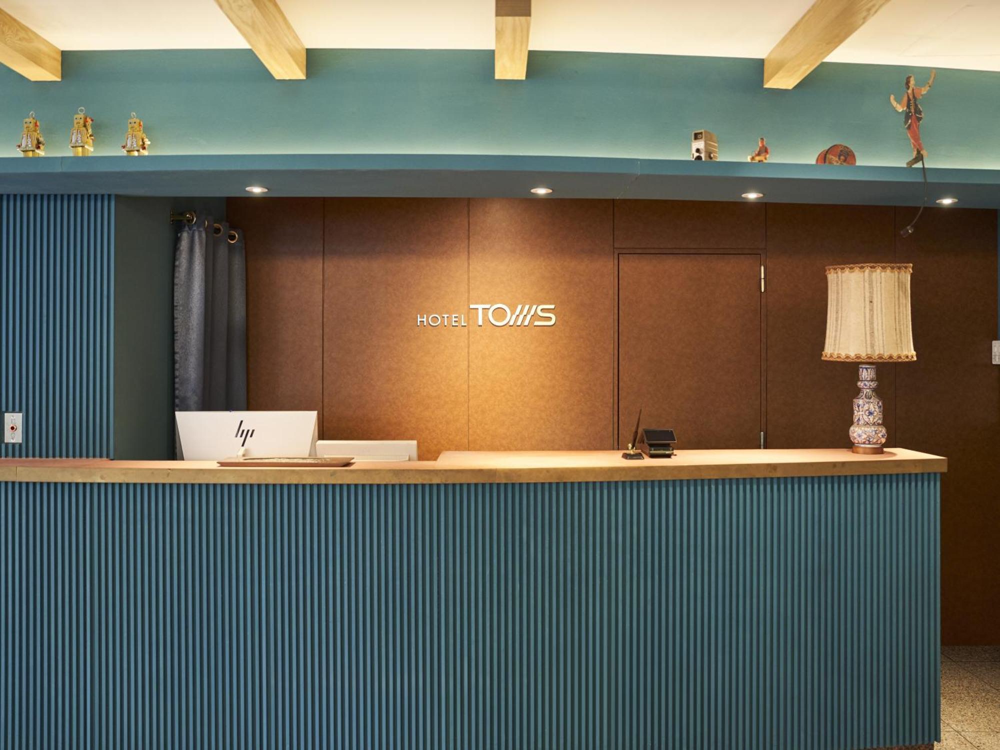 Hotel Toms Tokio Buitenkant foto